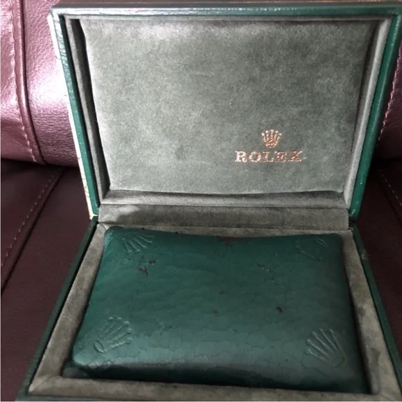 Luxury Two-Tone Watch for Women - Picture 7 of 8